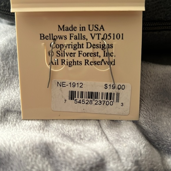 Silver light purple star earrings - Picture 3 of 3